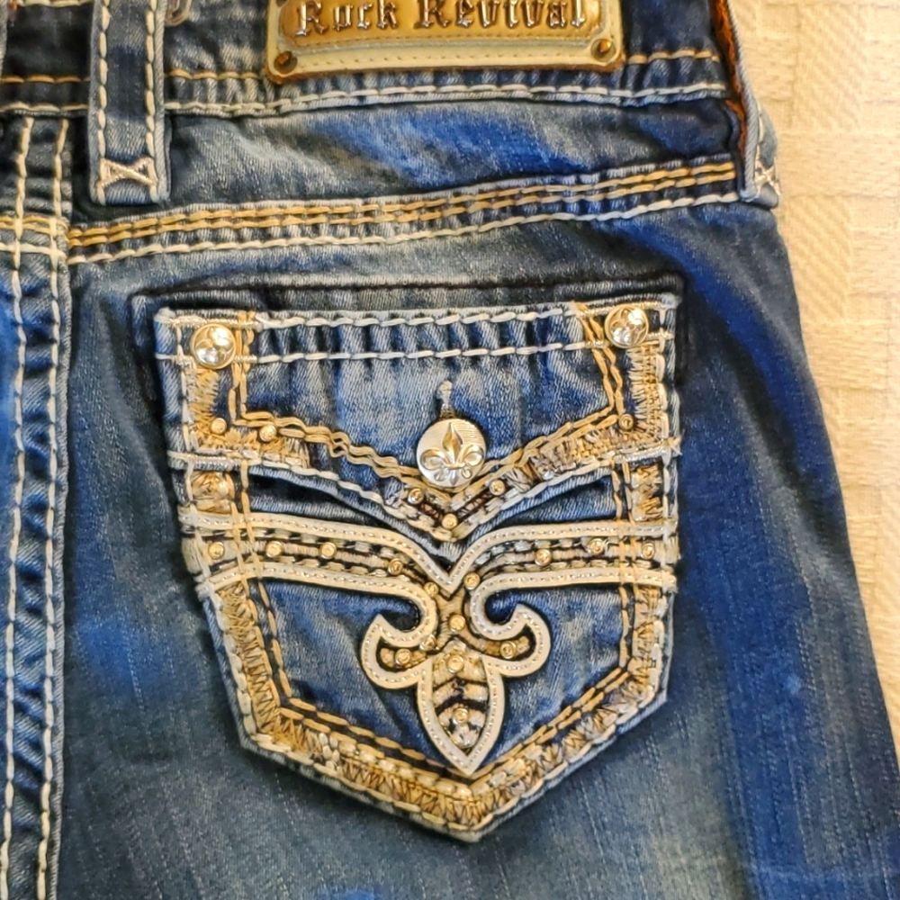 Rock revival Arisa crop